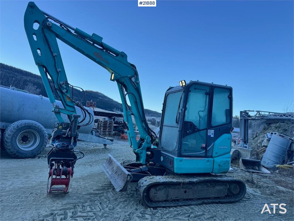 Kobelco SK55SRX-6 with Rototilt and 3 buckets. 2330 hours!