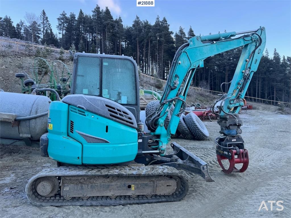 Kobelco SK55SRX-6 with Rototilt and 3 buckets. 2330 hours!