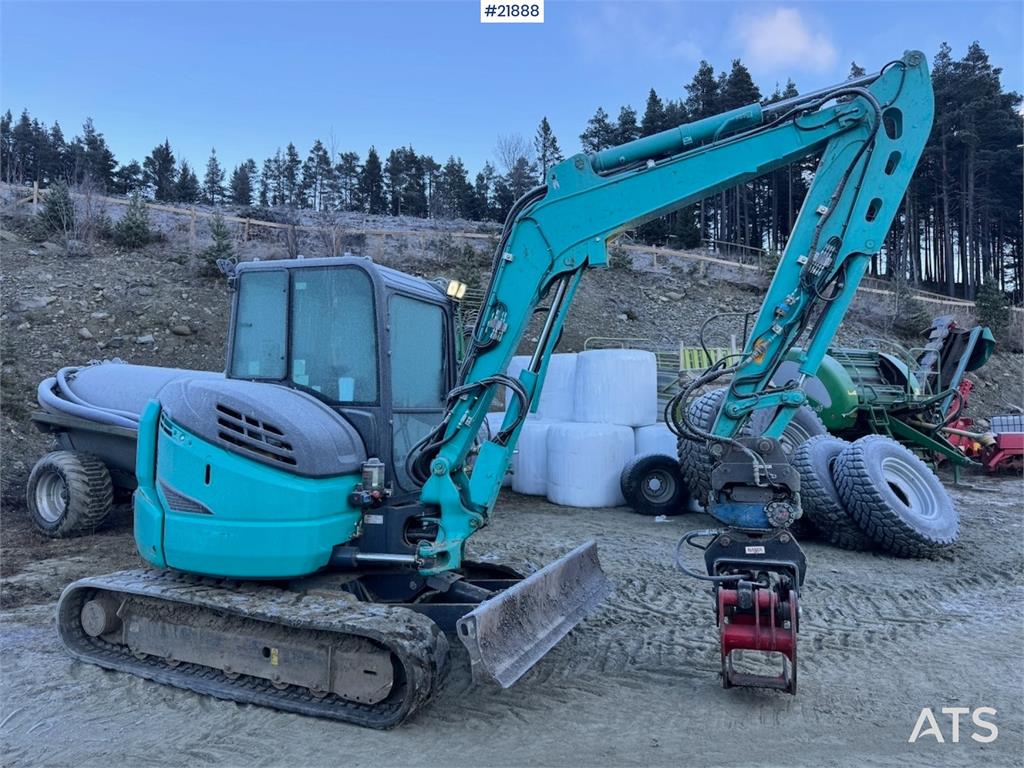 Kobelco SK55SRX-6 with Rototilt and 3 buckets. 2330 hours!