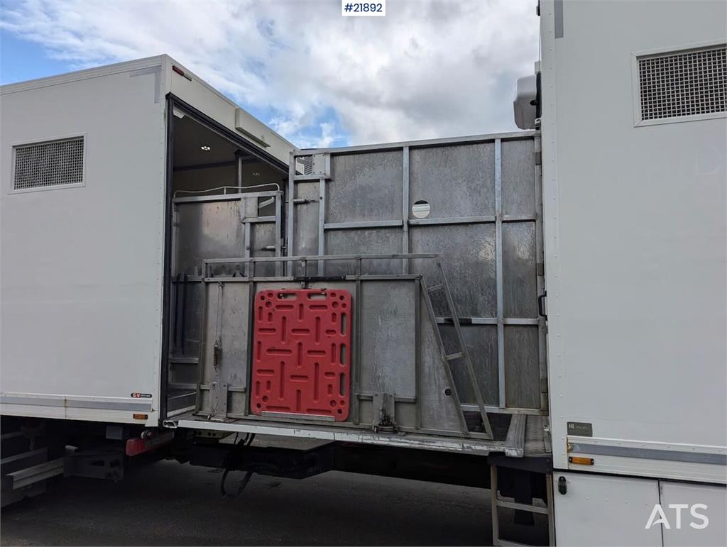 Renault 520T High 6x2 livestock truck with HFR trailer