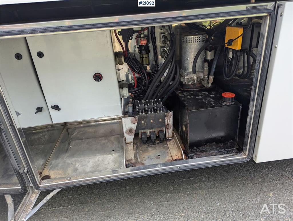 Renault 520T High 6x2 livestock truck with HFR trailer