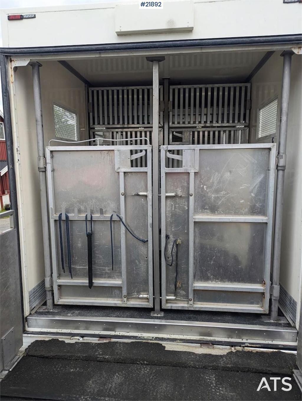 Renault 520T High 6x2 livestock truck with HFR trailer