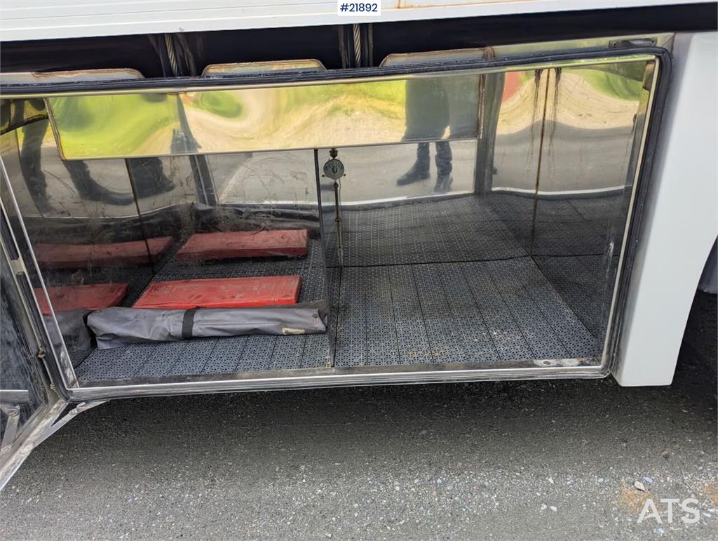 Renault 520T High 6x2 livestock truck with HFR trailer