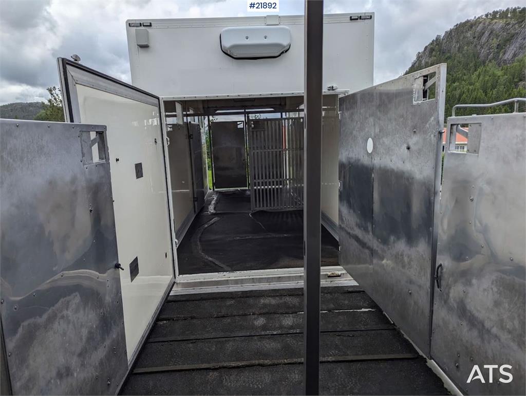 Renault 520T High 6x2 livestock truck with HFR trailer