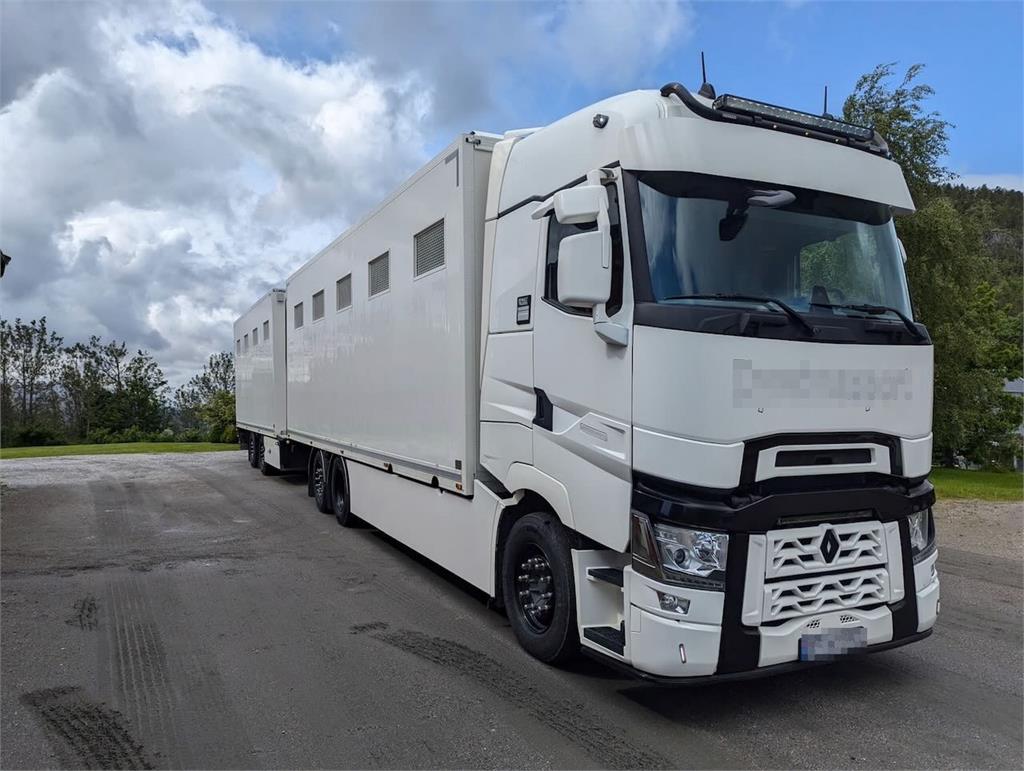 Renault 520T High 6x2 livestock truck with HFR trailer