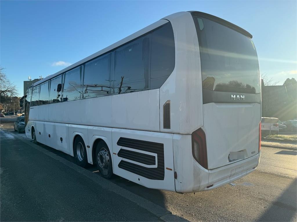 MAN Lion’s Coach 6x2 Coach Bus – 63 Seats WATCH VIDEO