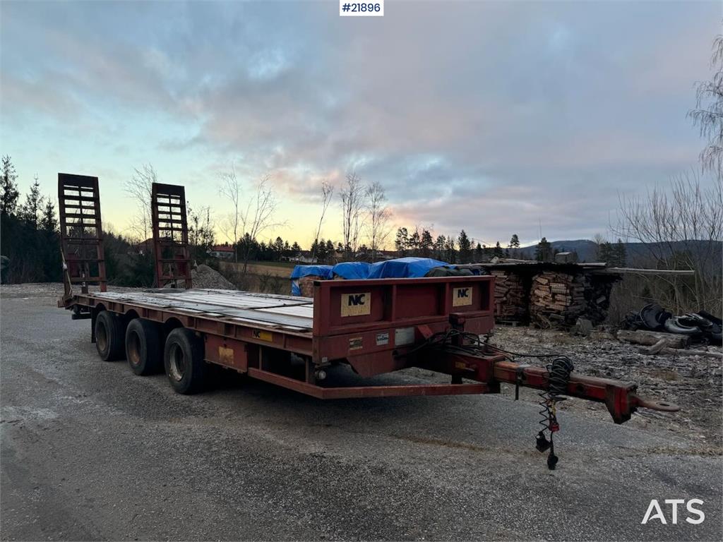 NC 3-axle machine trailer