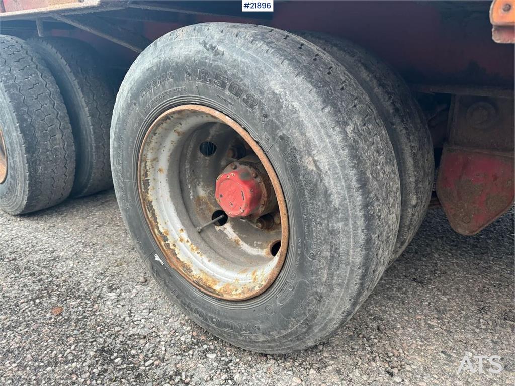 NC 3-axle machine trailer