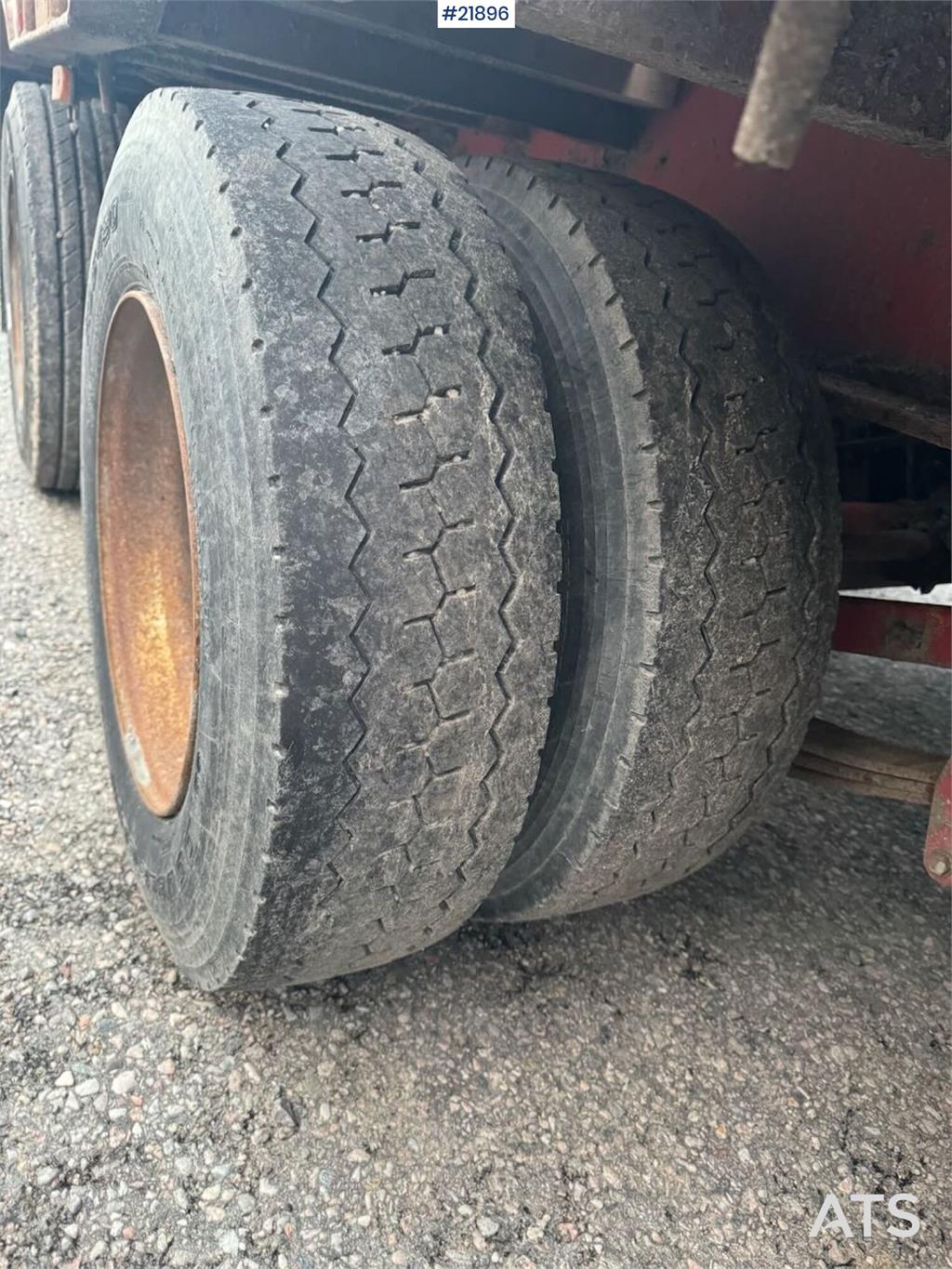 NC 3-axle machine trailer