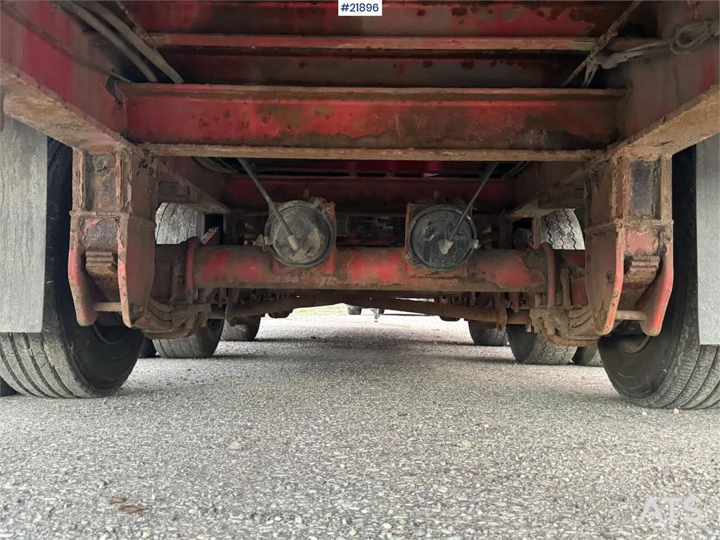 NC 3-axle machine trailer