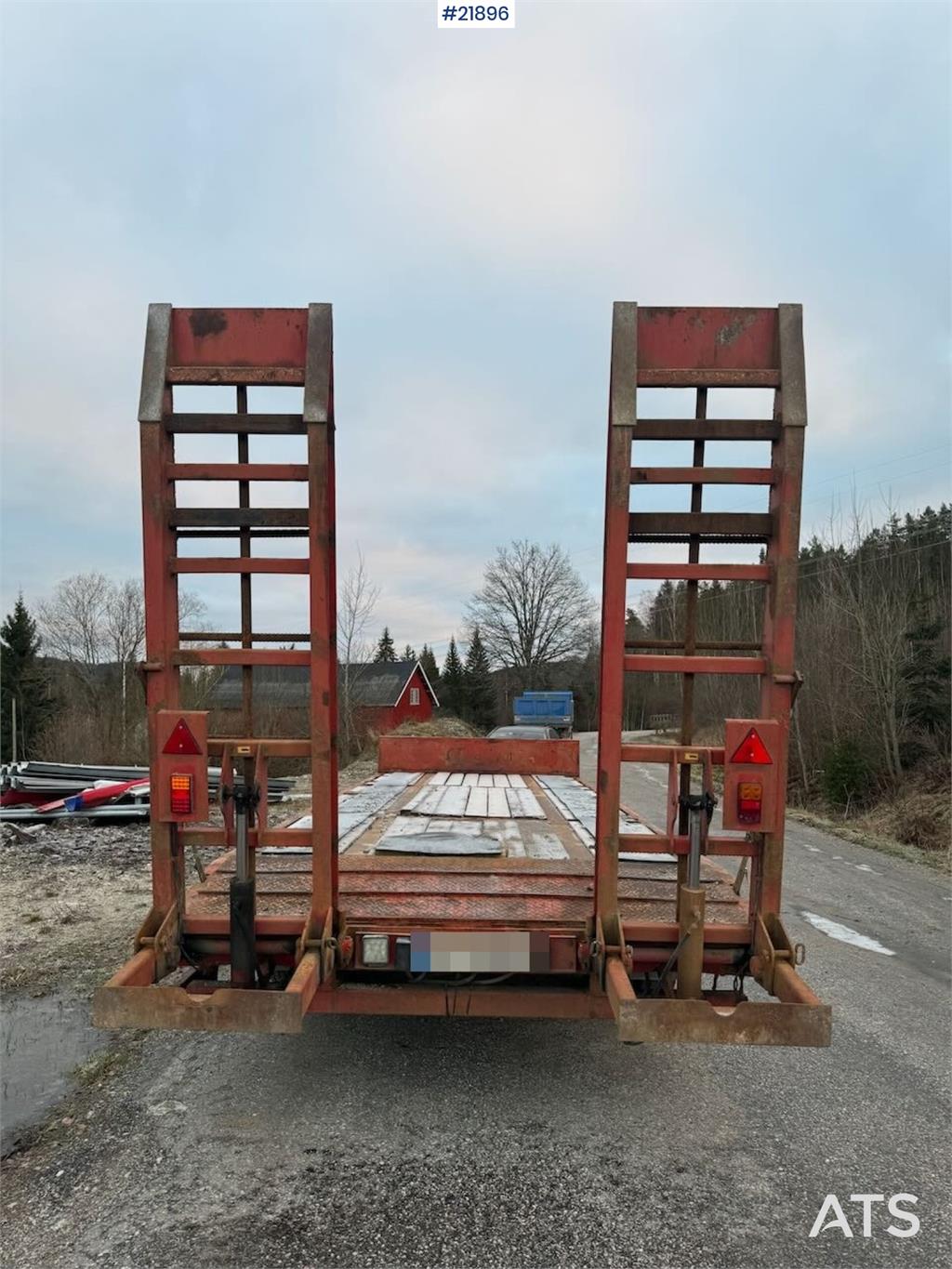 NC 3-axle machine trailer