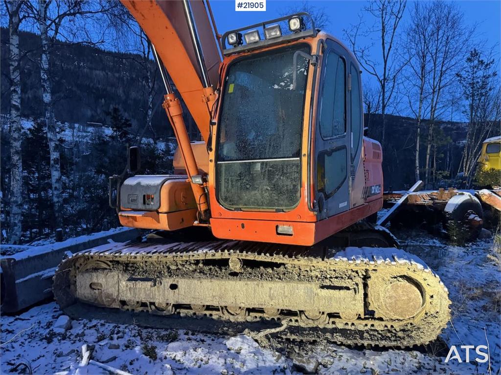 Doosan DX140LC tracked excavator with Engcon tilt and 2 b