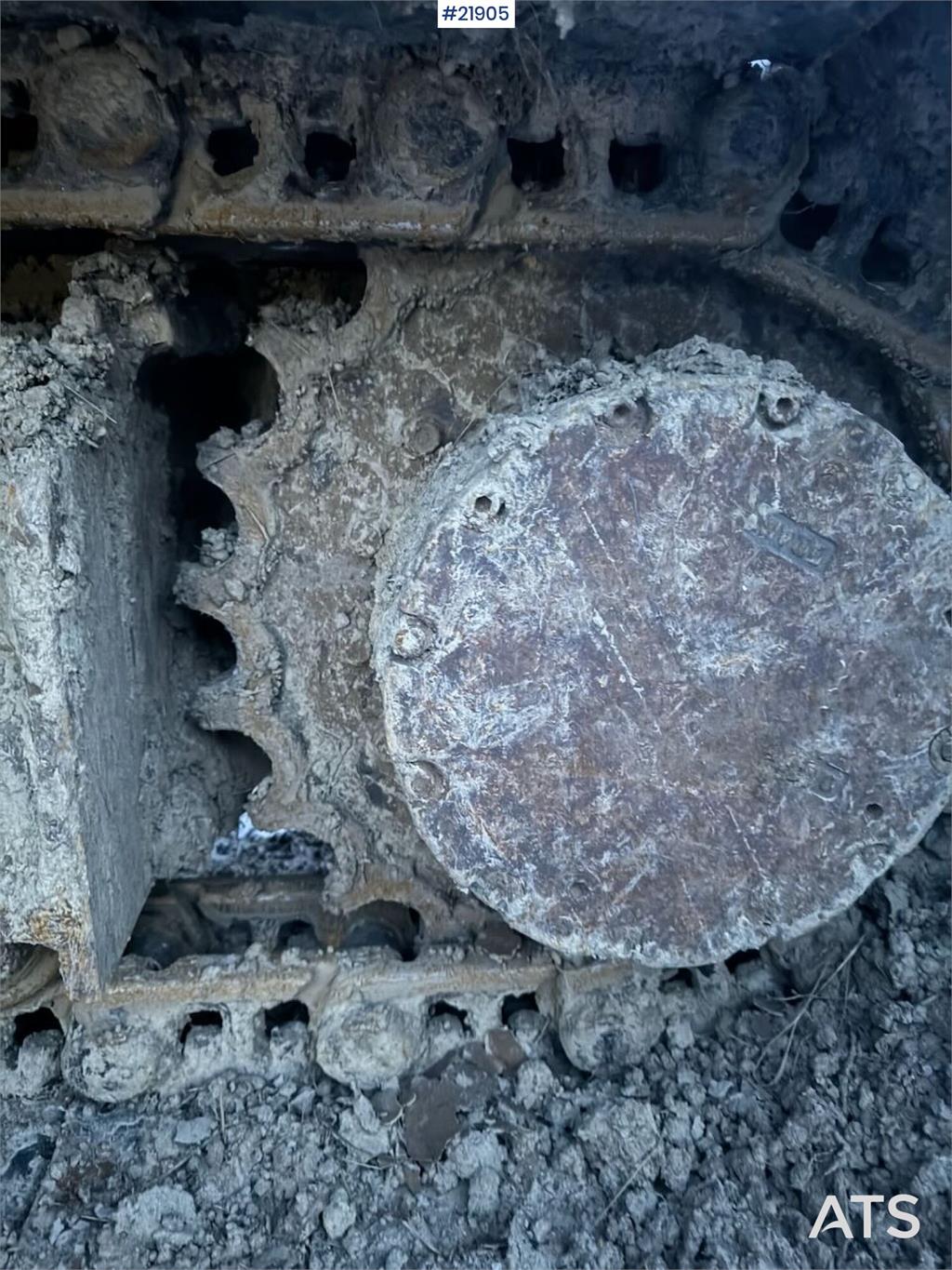 Doosan DX140LC tracked excavator with Engcon tilt and 2 b