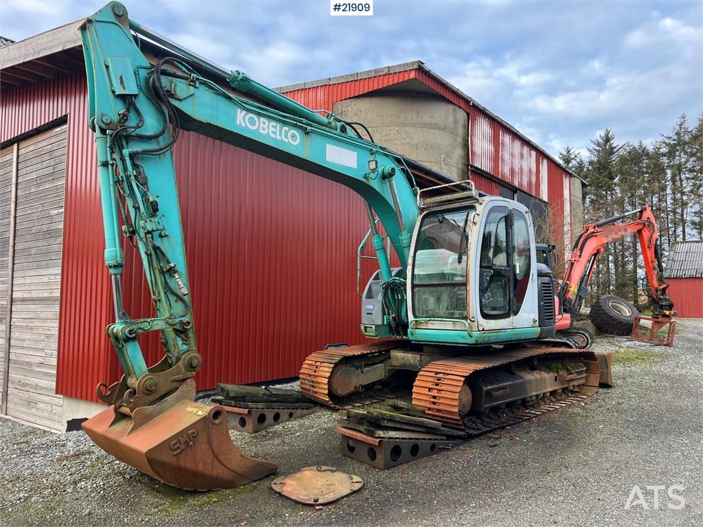 Kobelco sk135SRLC w/ sanding bucket and digging bucket