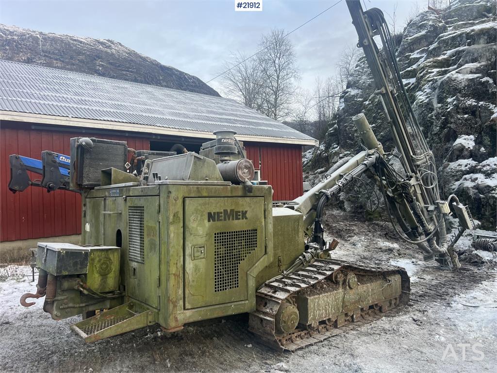 Nemek 503 TXI drilling rig w/ low hours for age