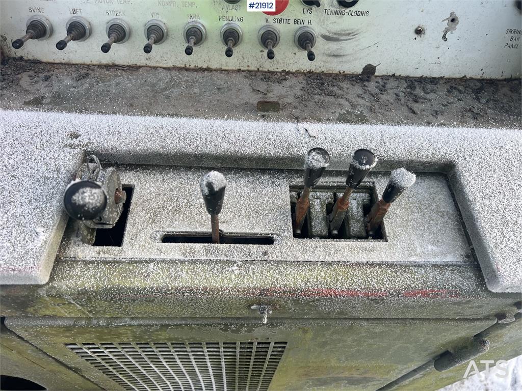 Nemek 503 TXI drilling rig w/ low hours for age