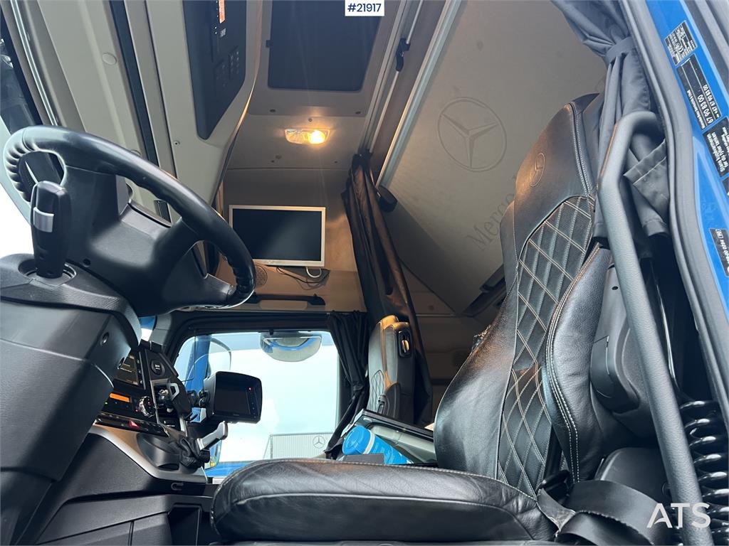 Mercedes-Benz Actros 6x2 flatbed truck w/ 2012 konar 2 axle flat