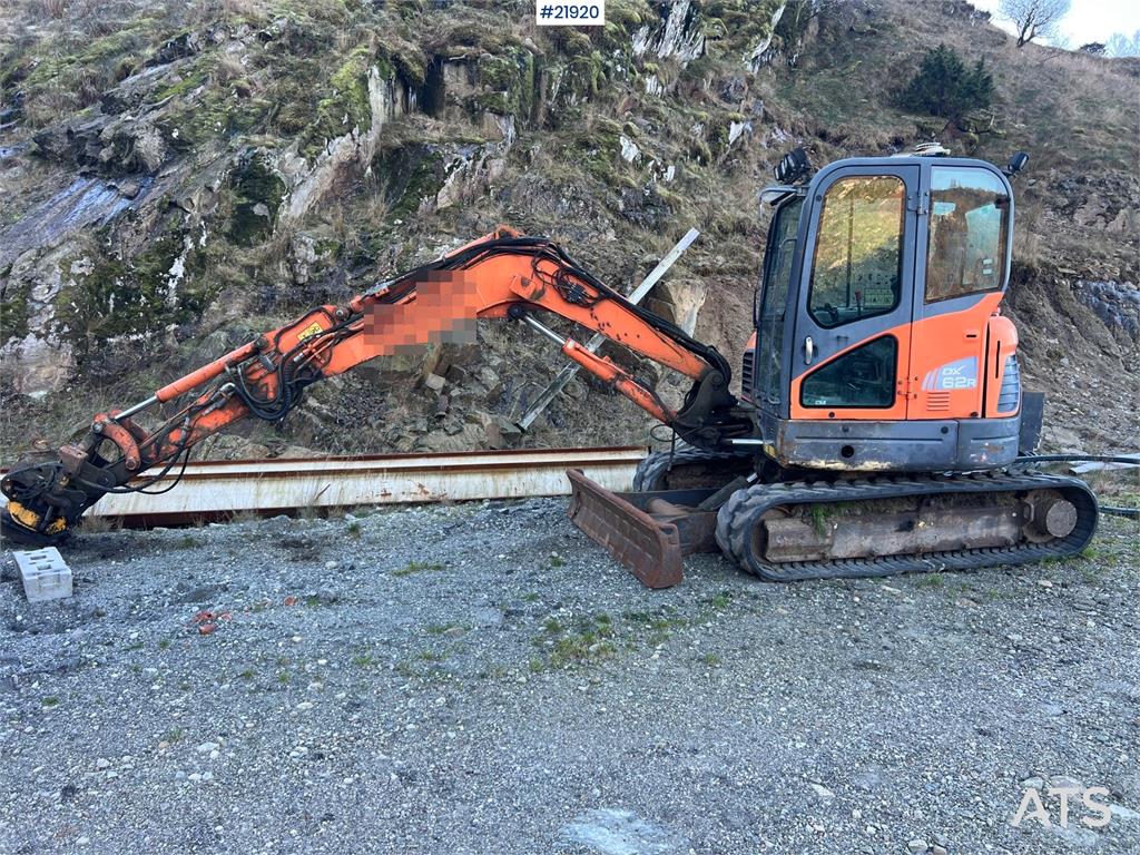 Doosan DX62R-3 excavator w/ rototilt, sanding bucket and