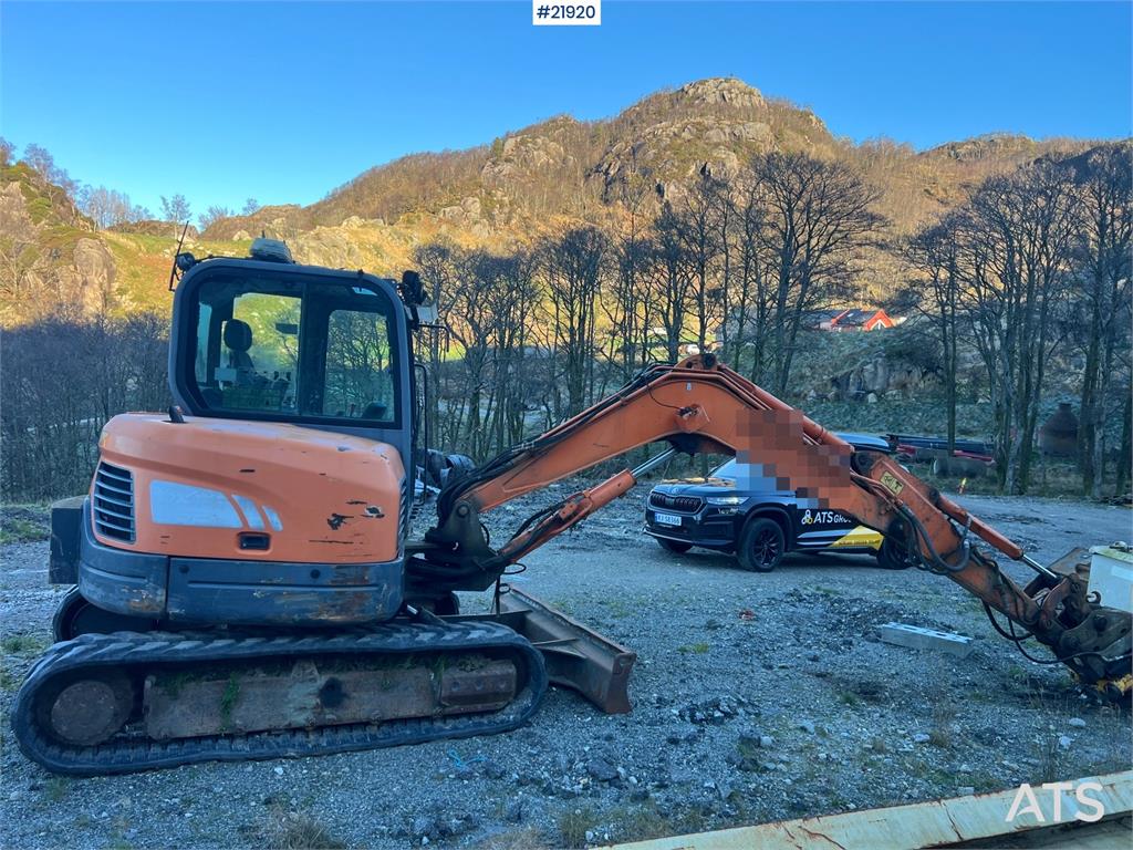 Doosan DX62R-3 excavator w/ rototilt, sanding bucket and
