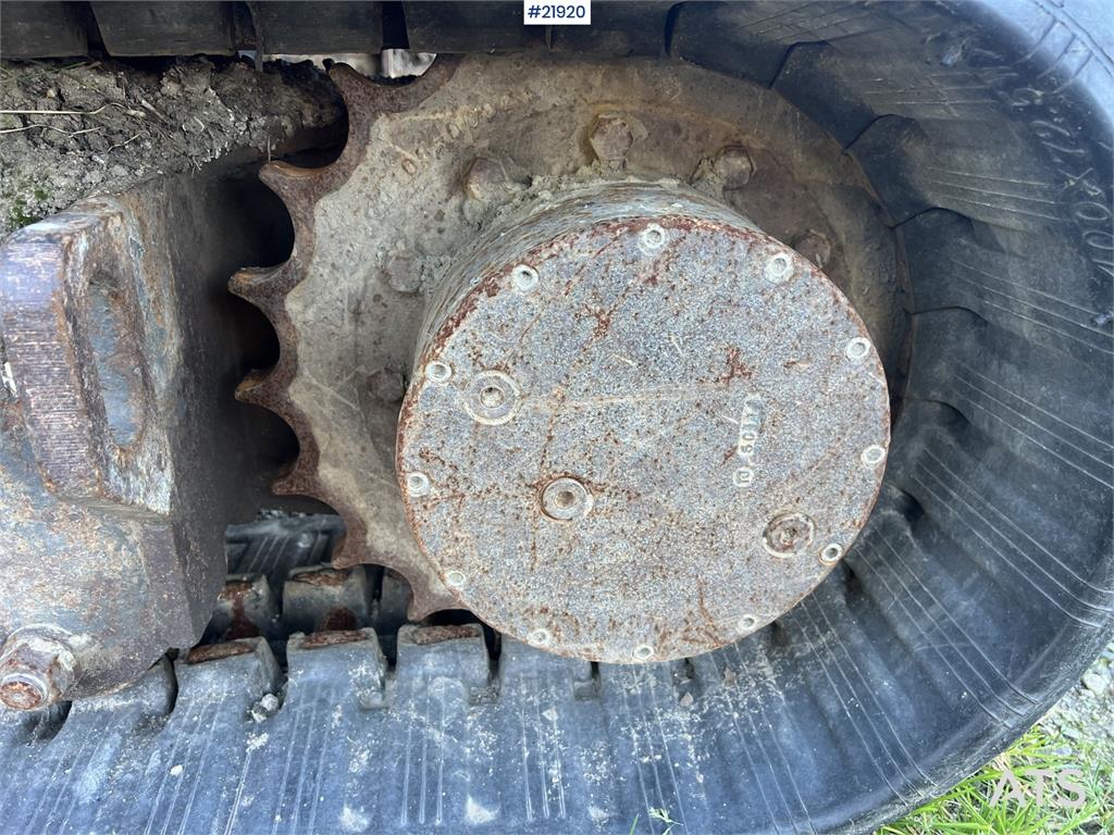 Doosan DX62R-3 excavator w/ rototilt, sanding bucket and