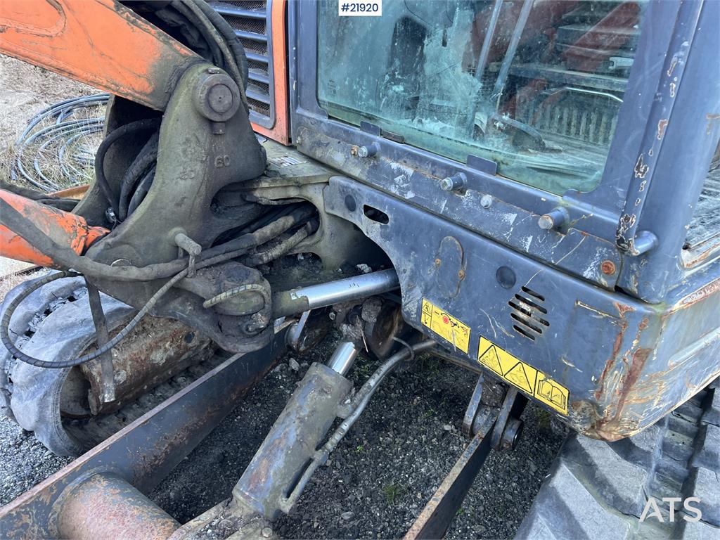Doosan DX62R-3 excavator w/ rototilt, sanding bucket and