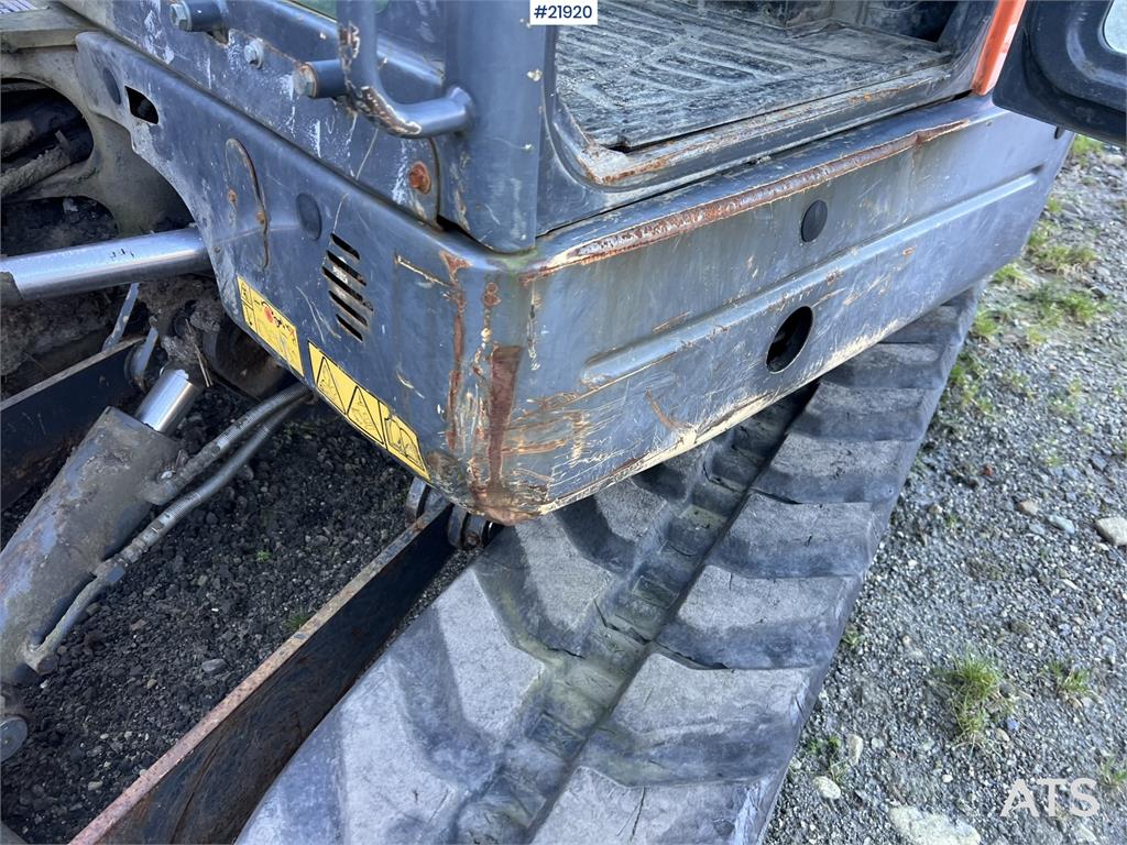 Doosan DX62R-3 excavator w/ rototilt, sanding bucket and
