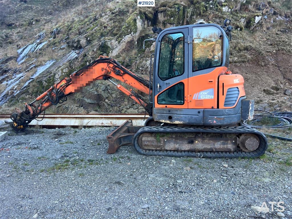 Doosan DX62R-3 excavator w/ rototilt, sanding bucket and