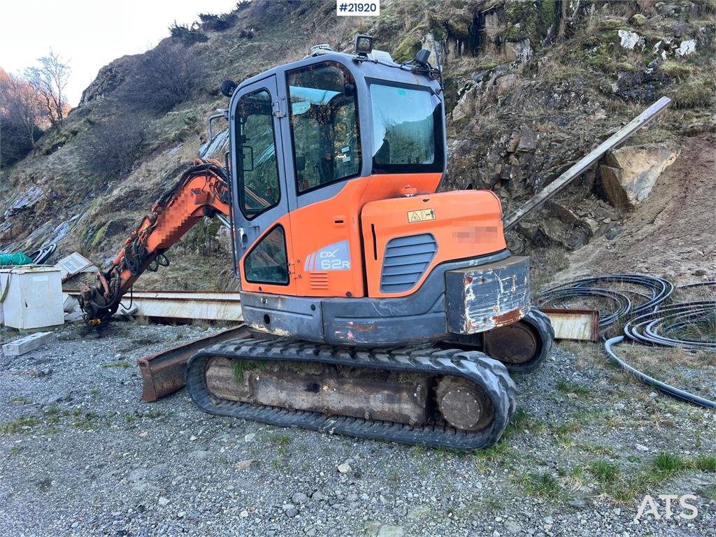Doosan DX62R-3 excavator w/ rototilt, sanding bucket and