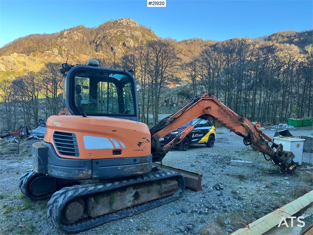 Doosan DX62R-3 excavator w/ rototilt, sanding bucket and