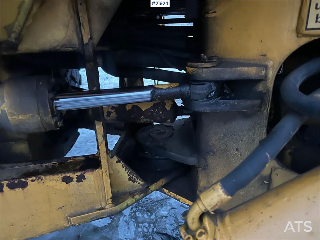 Volvo L70 Wheel Loader with Folding Wing Bucket, Pallet