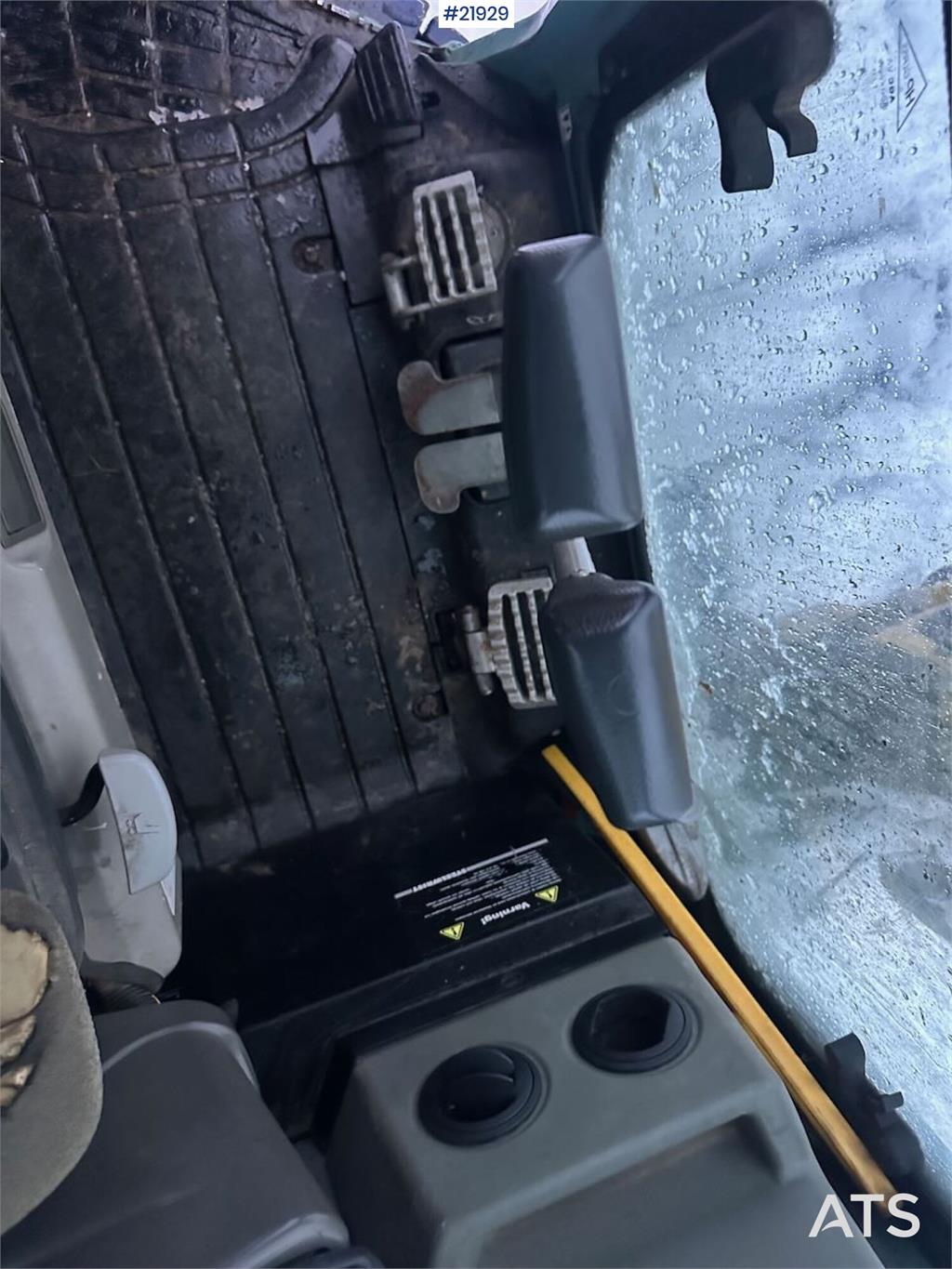 Yanmar VIO57-U excavator with rototilt and 3 buckets