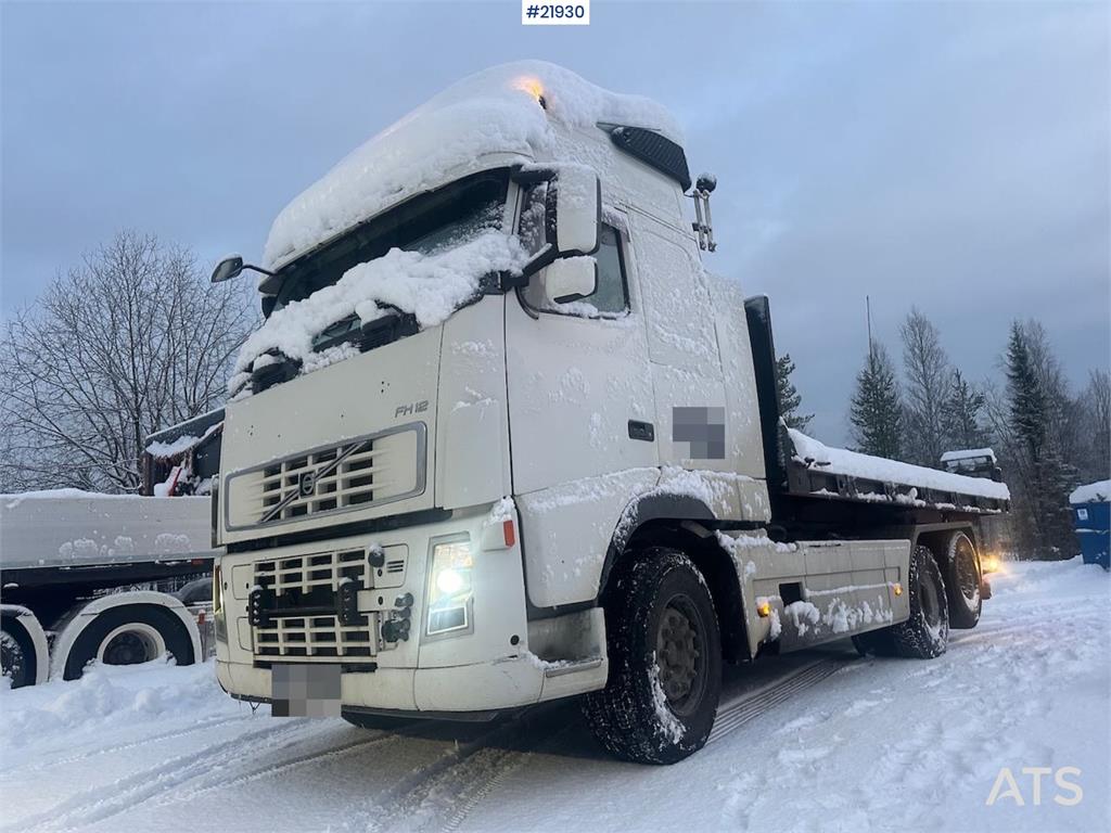 Volvo FH12 snow-plow equipped hook truck with flatbed –