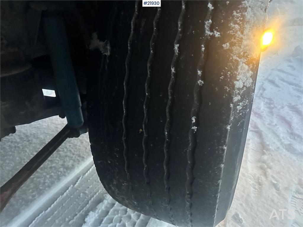 Volvo FH12 snow-plow equipped hook truck with flatbed –