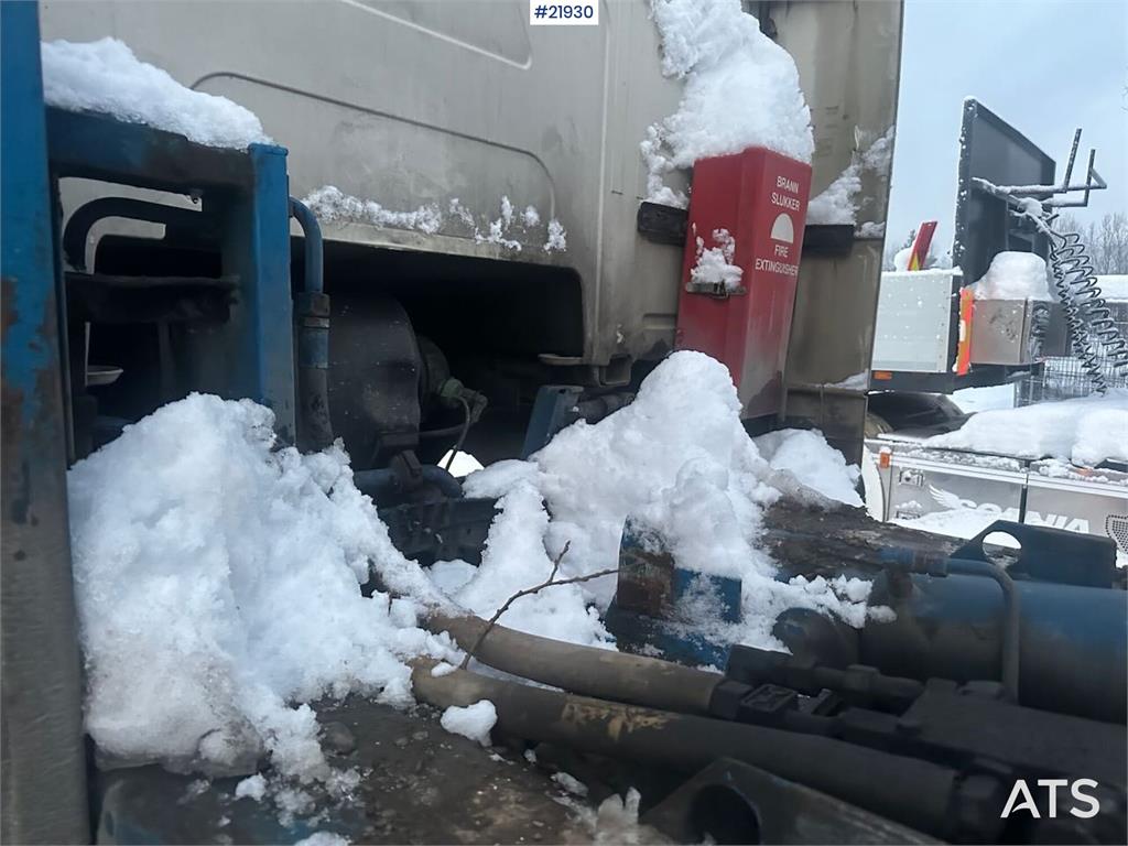 Volvo FH12 snow-plow equipped hook truck with flatbed –