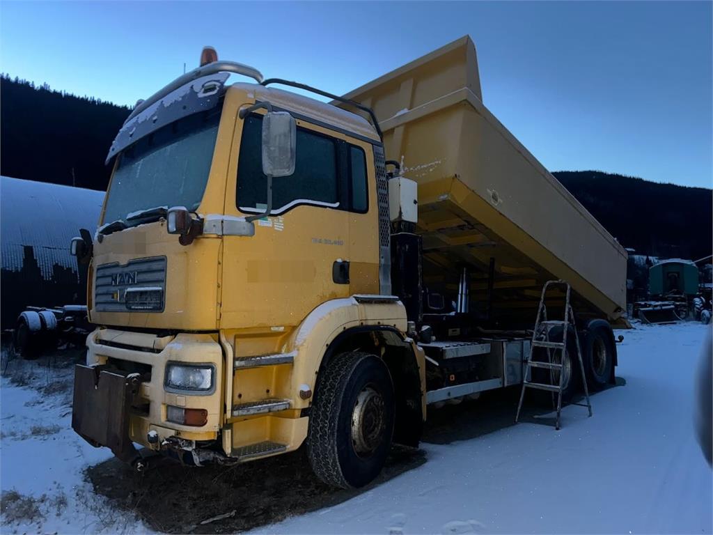 MAN TGA 28.410 6x2 Snowplow-Equipped Tipper Truck – Re