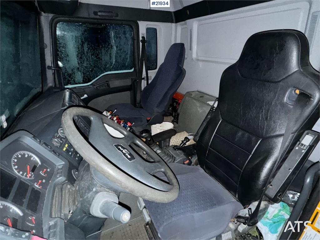 MAN TGA 28.410 6x2 Snowplow-Equipped Tipper Truck – Re