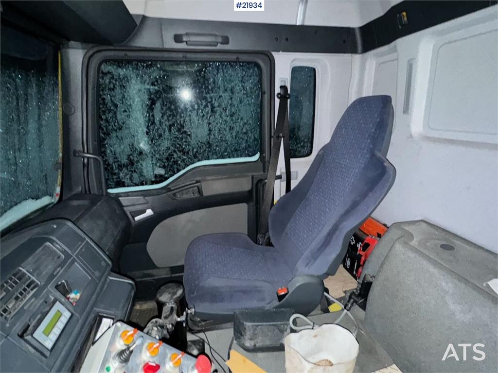 MAN TGA 28.410 6x2 Snowplow-Equipped Tipper Truck – Re