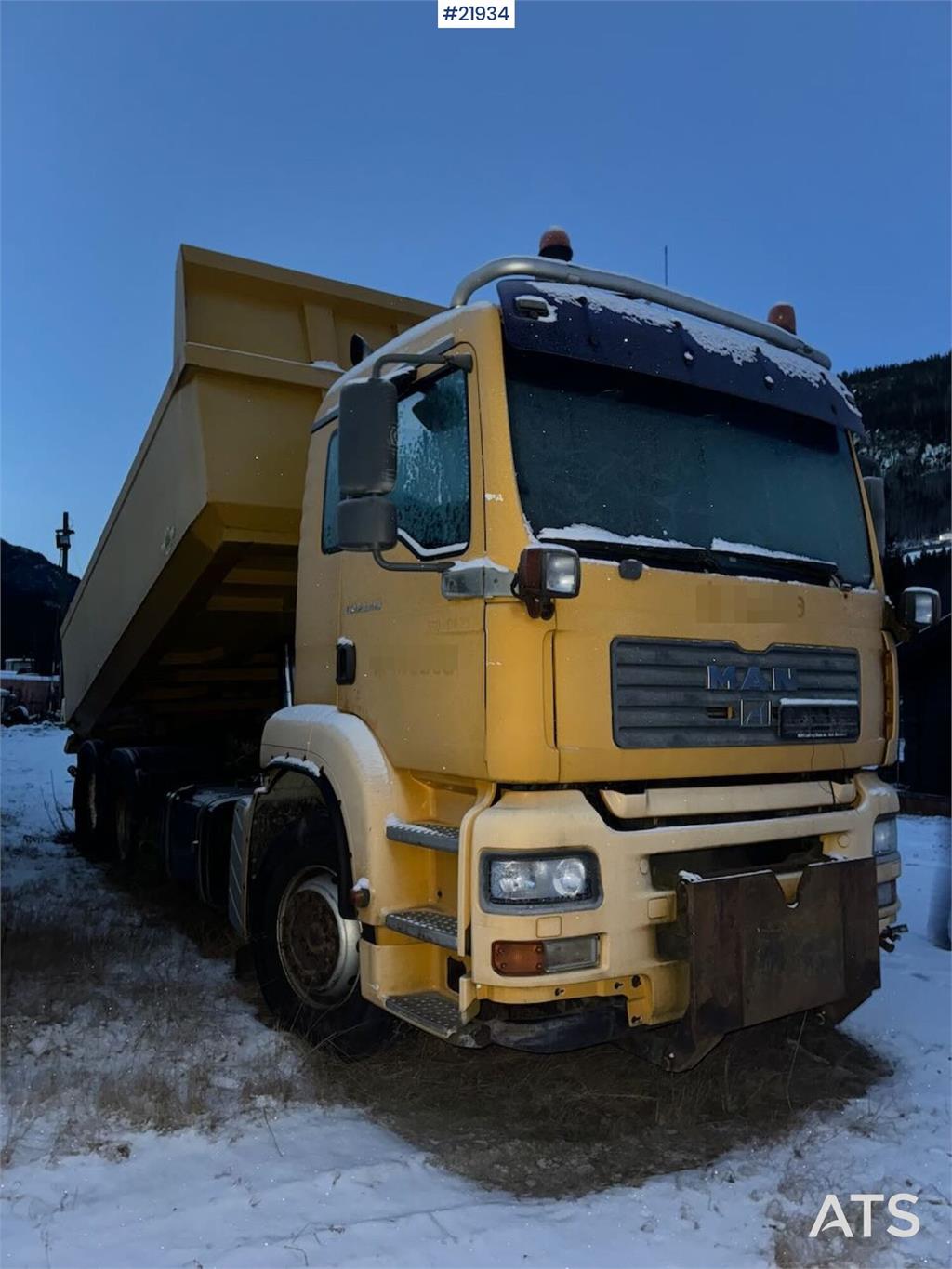 MAN TGA 28.410 6x2 Snowplow-Equipped Tipper Truck – Re