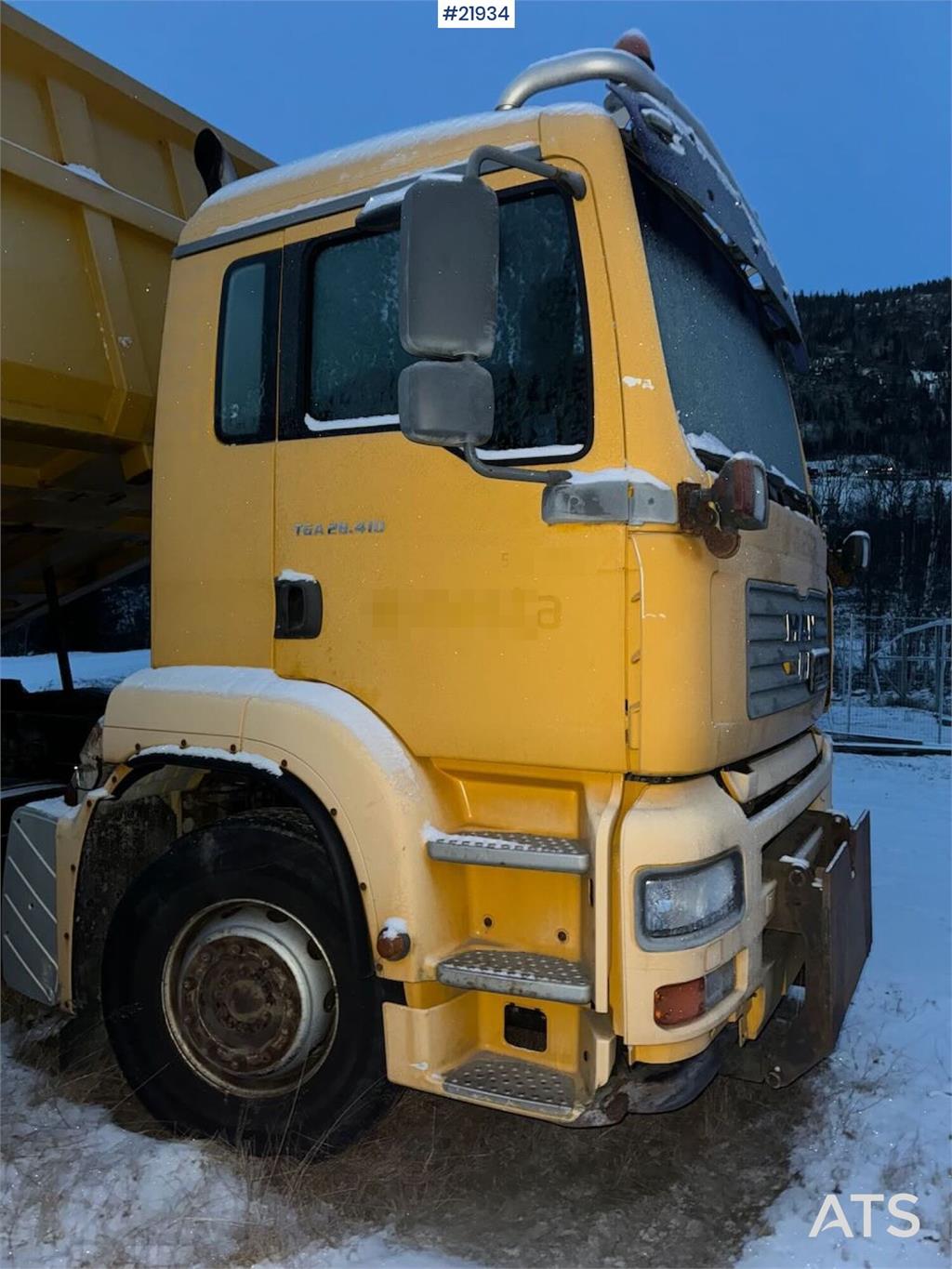 MAN TGA 28.410 6x2 Snowplow-Equipped Tipper Truck – Re