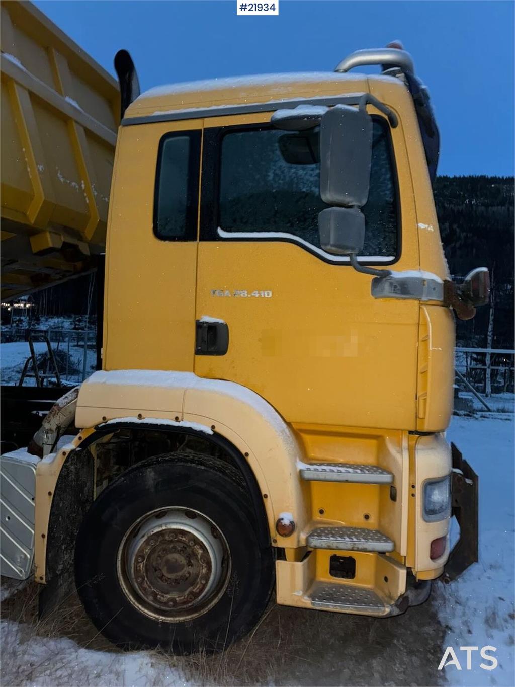 MAN TGA 28.410 6x2 Snowplow-Equipped Tipper Truck – Re