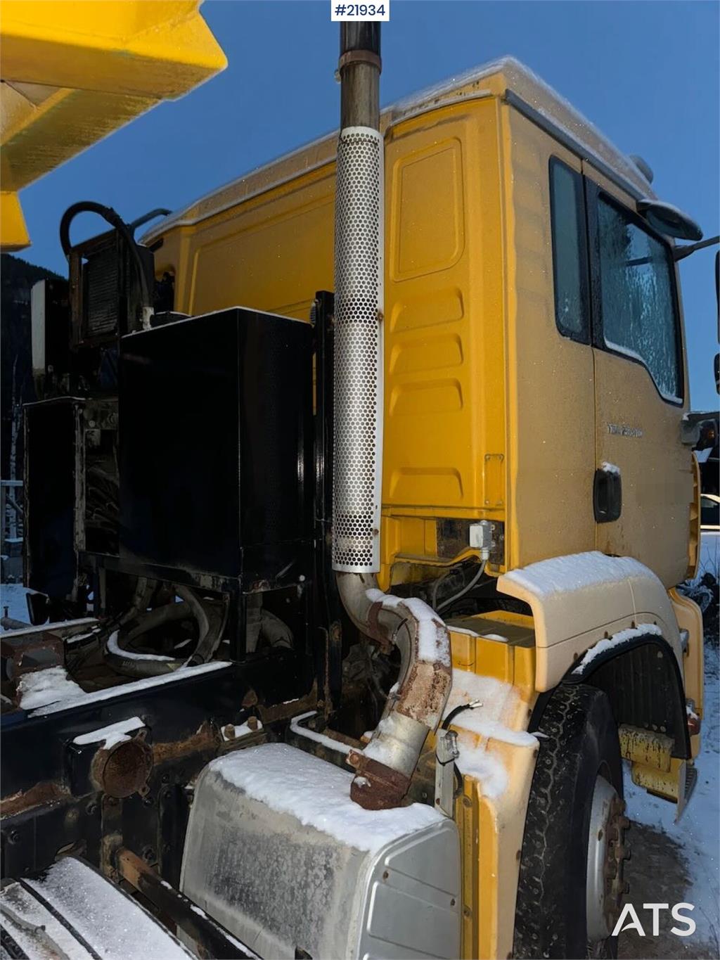 MAN TGA 28.410 6x2 Snowplow-Equipped Tipper Truck – Re