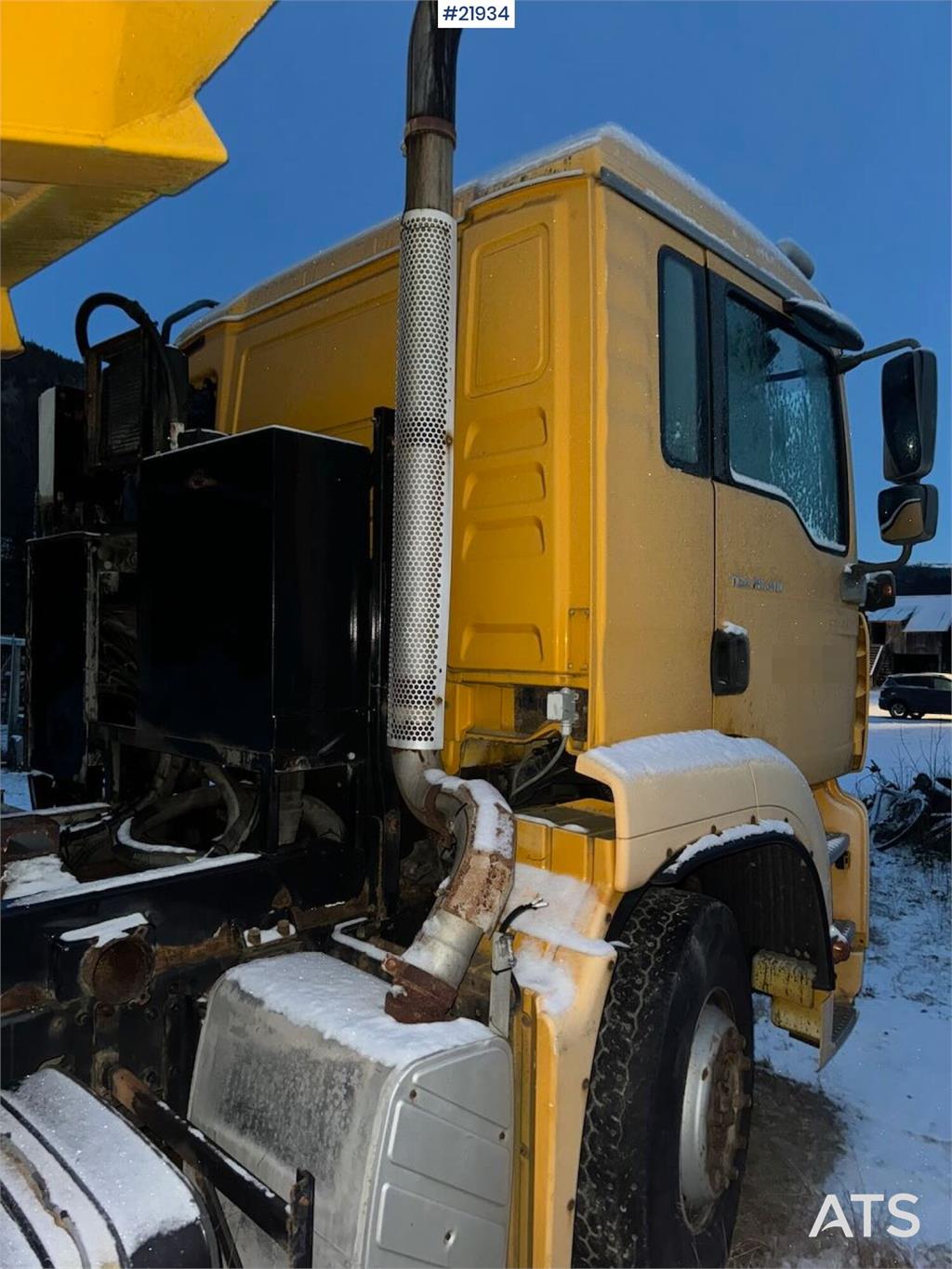 MAN TGA 28.410 6x2 Snowplow-Equipped Tipper Truck – Re