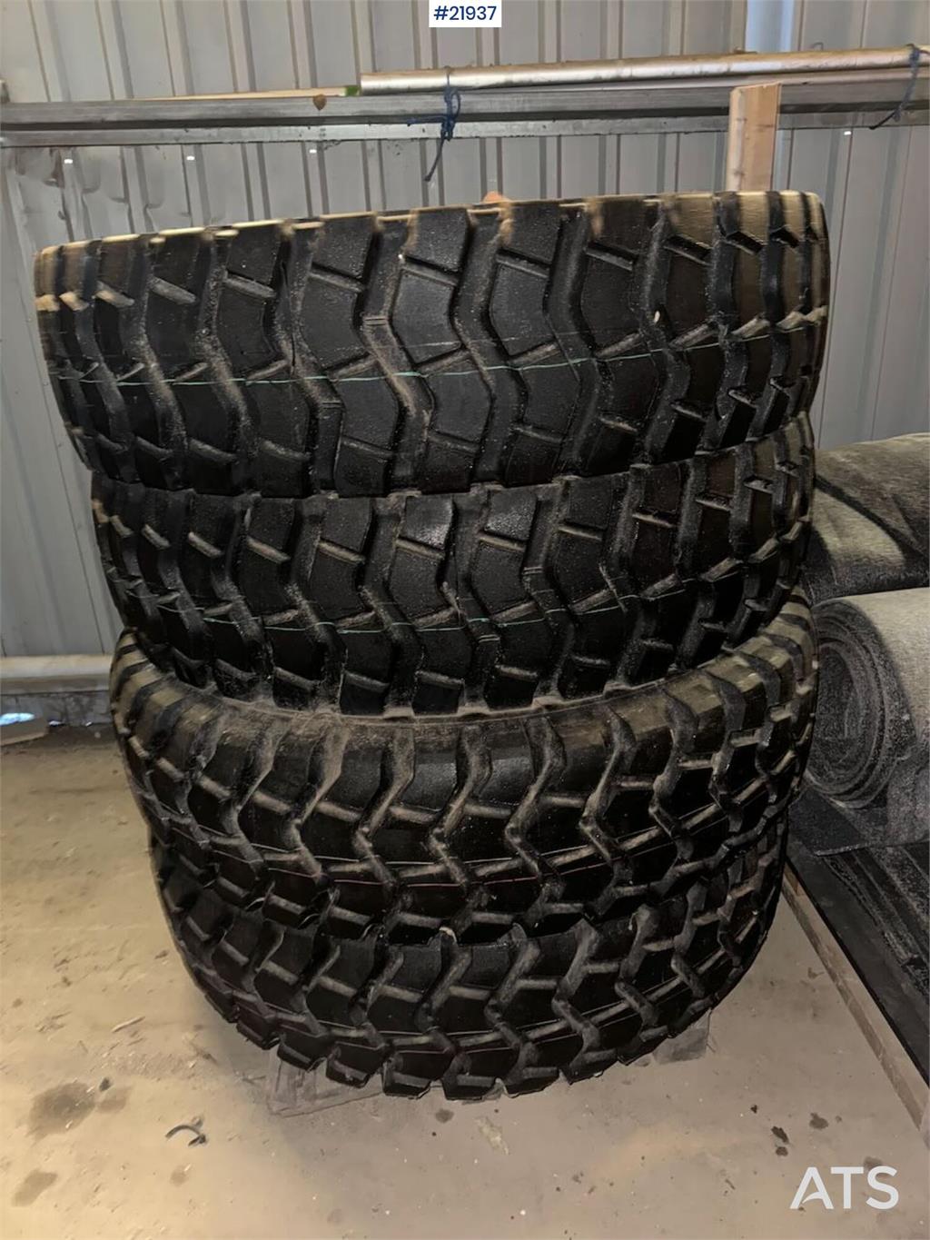 [Other] 4 stk dekk til hjullaster eller veghøvel