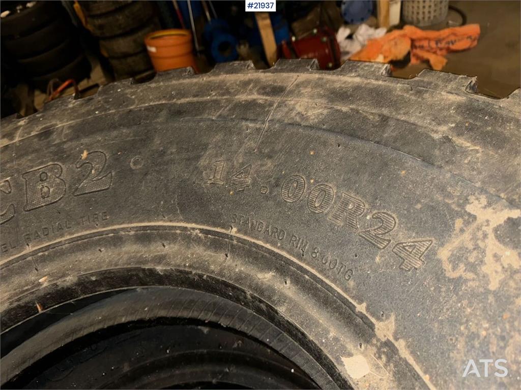 [Other] 4 stk dekk til hjullaster eller veghøvel