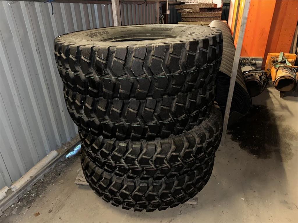 [Other] 4 stk dekk til hjullaster eller veghøvel