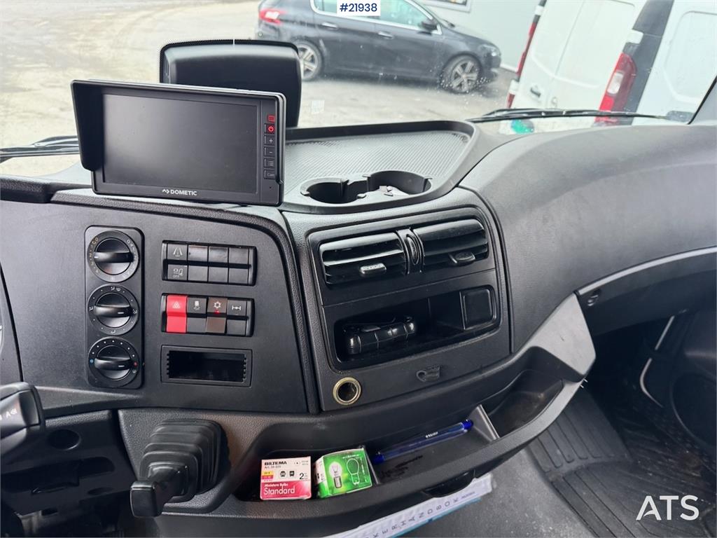 Mercedes-Benz Atego 1023 box car