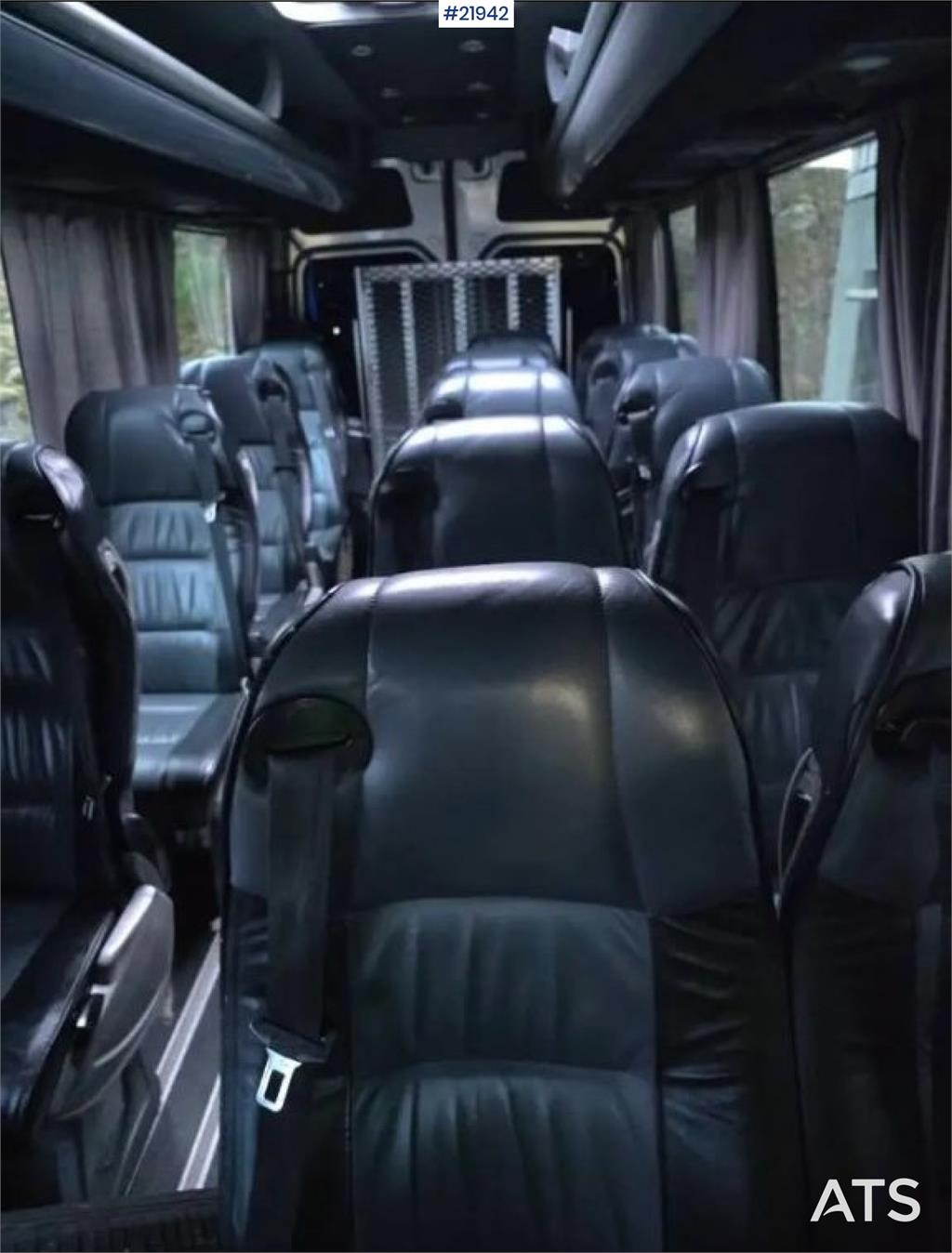 Mercedes-Benz Sprinter 518 w/ 17 seats. Eu-approved.