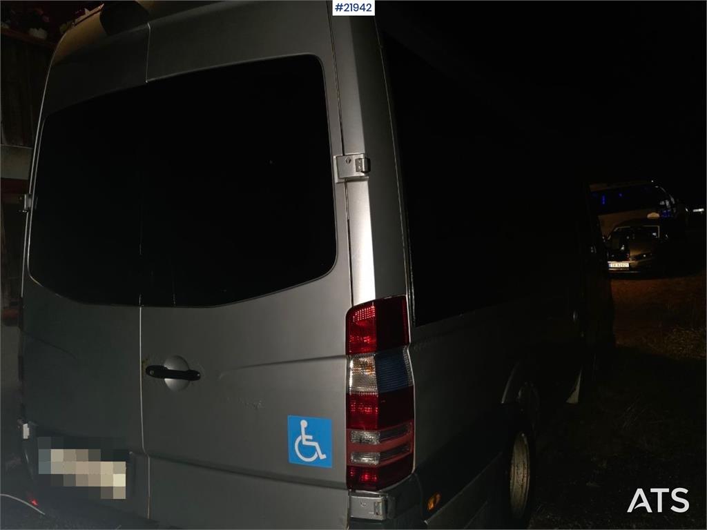 Mercedes-Benz Sprinter 518 w/ 17 seats. Eu-approved.