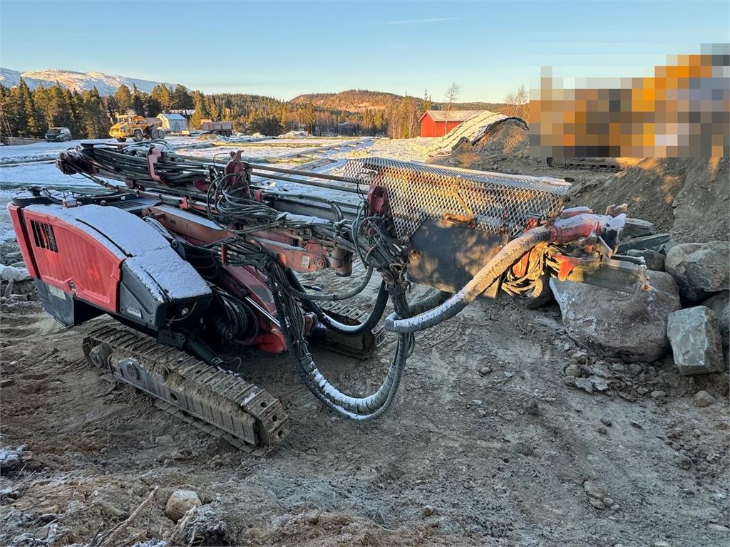Sandvik Dino DC400RI drilling rig. Overhauled engine and h