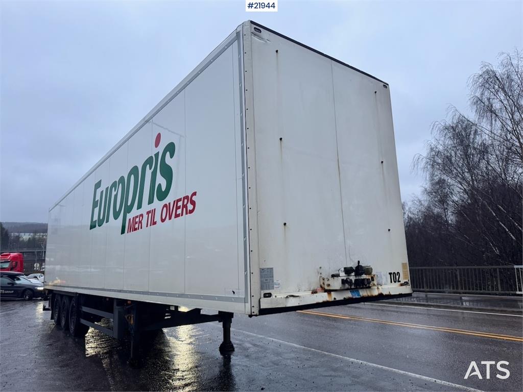 Schmitz Cabinet semi w/ Lifting element.